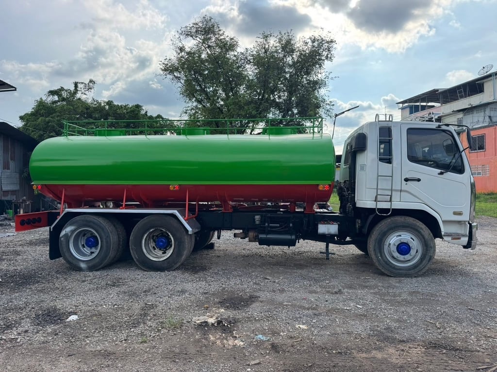 10ล้อทุกน้ำ MITSUBISHI FUSO เครื่อง 6M60  240 โบ  2 เพลา 10ล้อทุกน้ำ MITSUBISHI FUSO เครื่อง 6M60  240 โบ  2 เพลา
