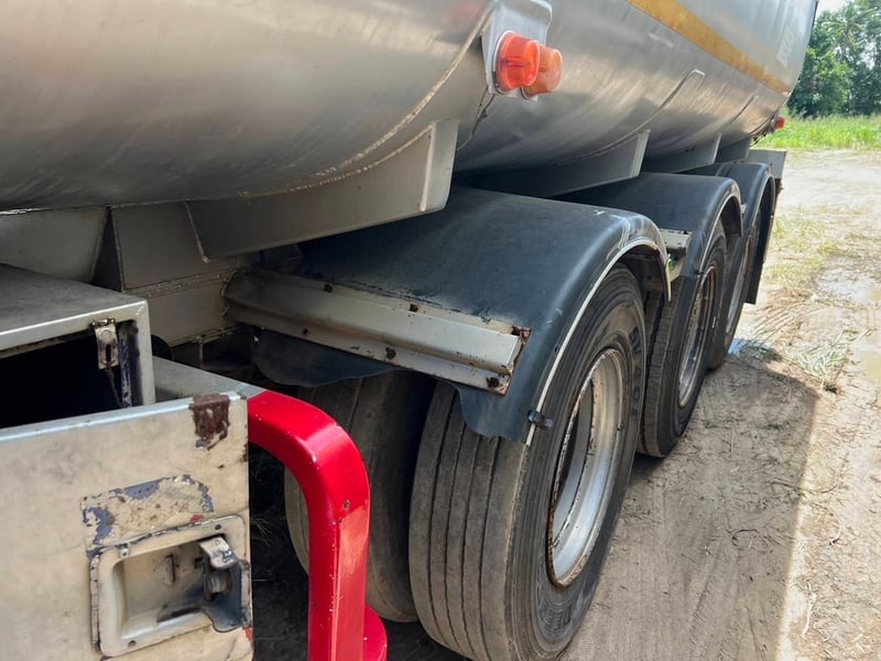 ขายหางแท็งก์ 3 เพลา ปี 2552 ถังน้ำมัน โหลดล่าง