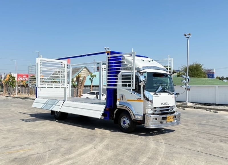 ISUZU FRR 210 ไมล์ 138,838 กิโล ยาวใน 6.55 เมตร