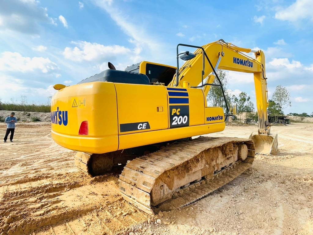 PC200MO-10CE ปี 2565 มือเดียว เช็คศูนย์ตลอด PC200MO-10CE ปี 2565 มือเดียว เช็คศูนย์ตลอด