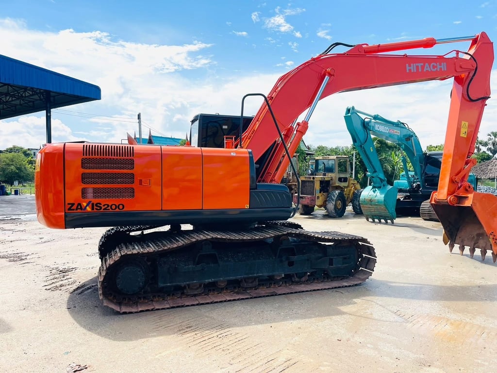 อิตาชิ ZX200-5G ไฟฟ้าครบ ระบบดี ( มีหลายคัน ) อิฐ อิตาชิ ZX200-5G ไฟฟ้าครบ ระบบดี ( มีหลายคัน ) อิฐ