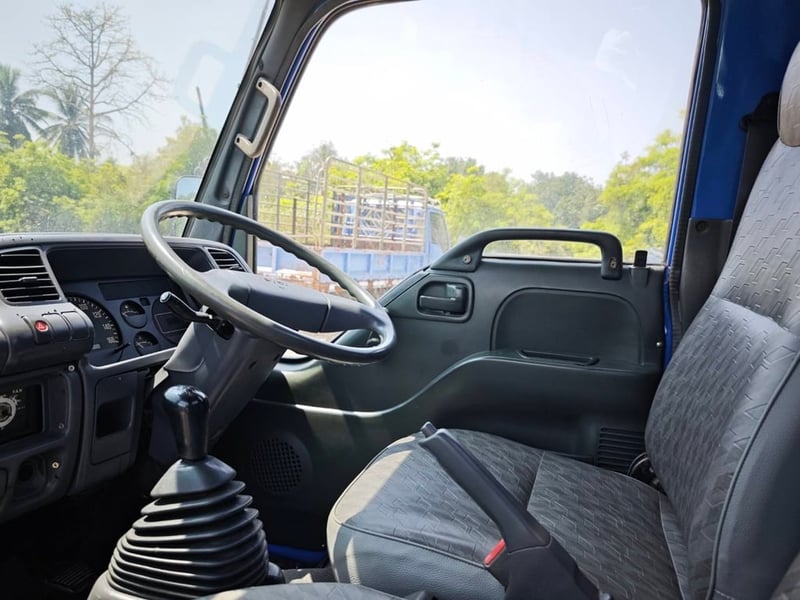 ISUZU NKR เครื่อง100แรงเทอร์โบ  4 ล้อกลาง รถห้างแท้