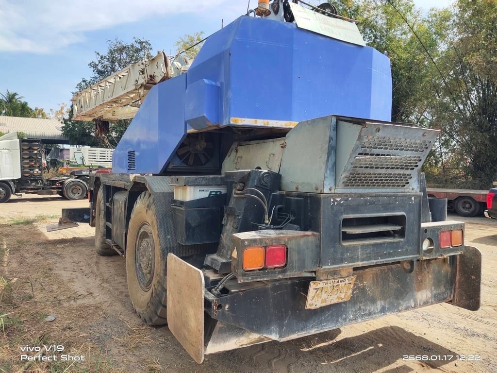 TADANO เครน 25 ตัน KATO เซฟตี้ มีบูมกิ๊ฟ TADANO เครน 25 ตัน KATO เซฟตี้ มีบูมกิ๊ฟ