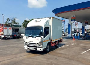 ISUZU NEW NLR 130 แรง MT 4ลัอตู้ แห้ง