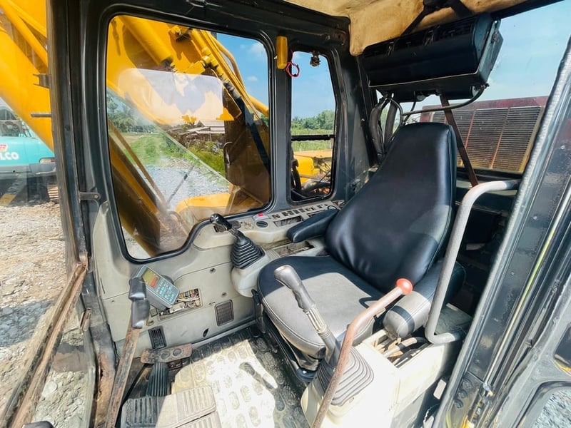 PC200-6 ไฟฟ้าครบ พร้อมลายแย็ก  แอร์เย็น