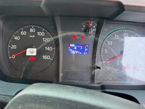 HINO 175 แรง 6 ล้อติดเครน 3 ตัน