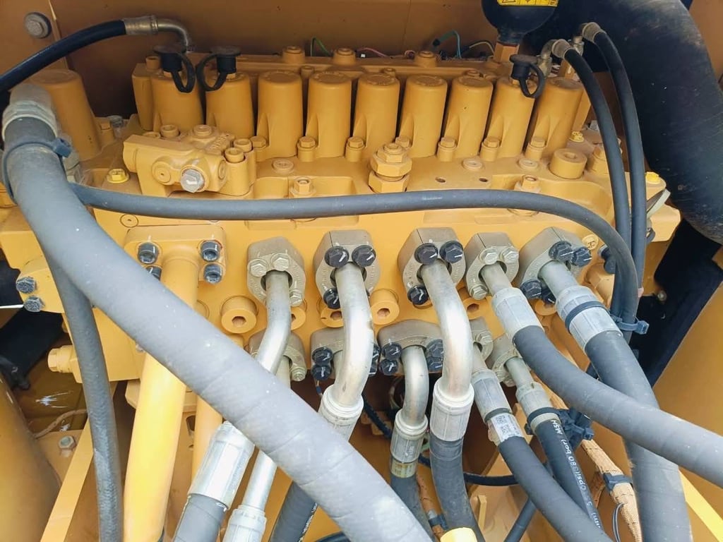 CAT 320GX ไมล์ ช.ม 3000 เล่มทะเบียน CAT 320GX ไมล์ ช.ม 3000 เล่มทะเบียน