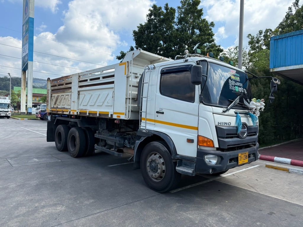 HINO FM1J 260 ปี 59 ไมล์ แท้ๆ  จะ หัวคัดซี จะ กะบะดั้มพ์