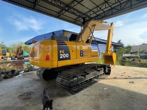 PC200-8MO จอเหลือง กล้องหลัง