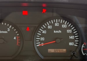 ISUZU  NLR 130 ตู้แห้ง 2 บานท้าย