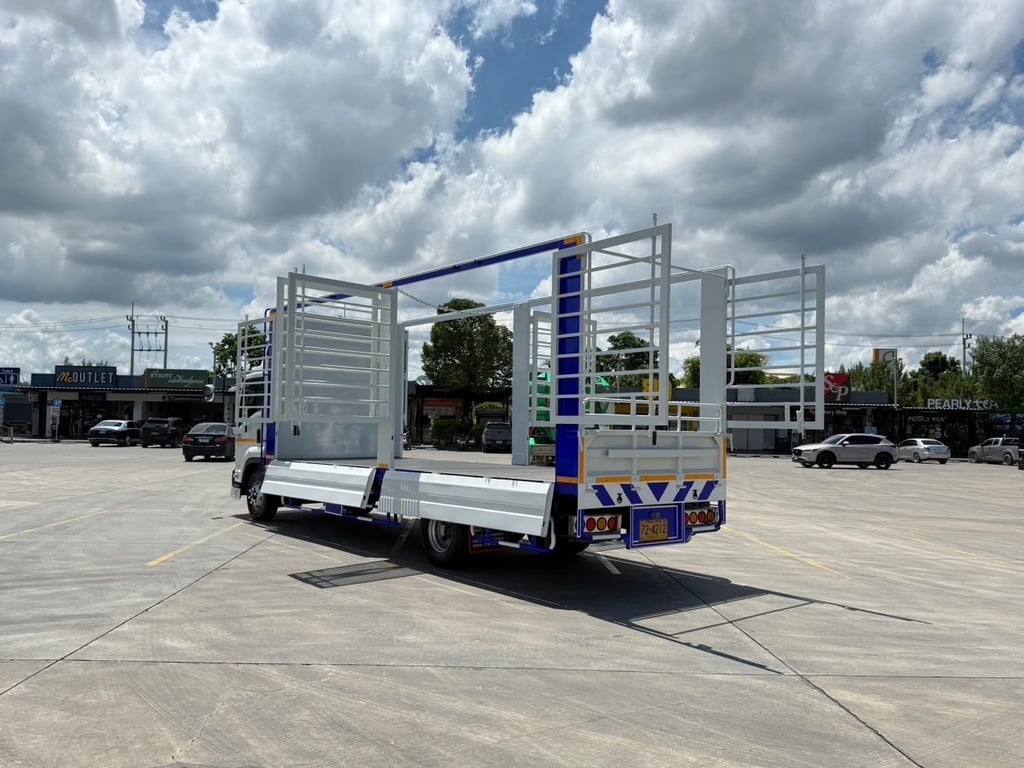 6ล้อ ISUZU.FRR 210 แรง คอกสูงเปิดได้รอบ ยาว 6.50 เมตร กระจกไฟฟ้า ไมล์ 234,705 กิโล ปี 2564 6ล้อ ISUZU.FRR 210 แรง คอกสูงเปิดได้รอบ ยาว 6.50 เมตร กระจกไฟฟ้า ไมล์ 234,705 กิโล ปี 2564