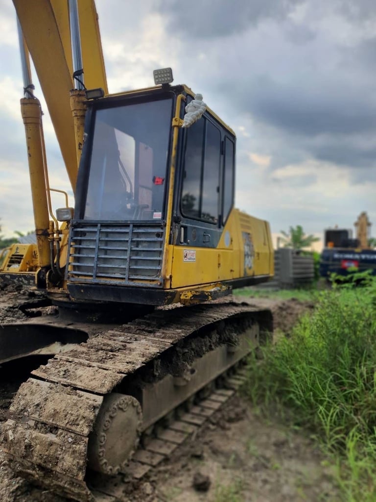 PC200-5 บูมยาว 16 เมตร ระบบไฟฟ้าครบ  อิฐ