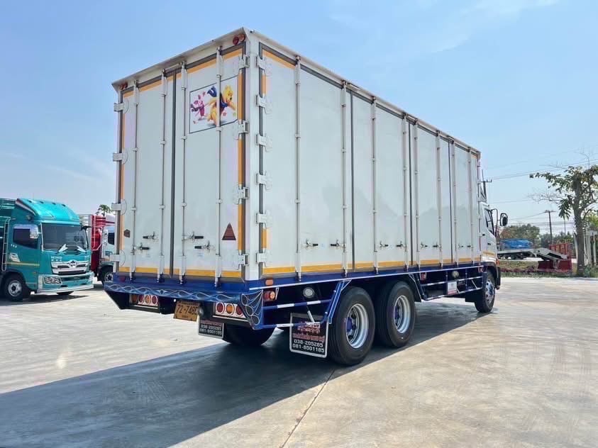 HINO FL8J แรง ตู้แห้ง 10 บาน ไมล์ 204,392 กิโล ยาว 7.50.เมตร HINO FL8J แรง ตู้แห้ง 10 บาน ไมล์ 204,392 กิโล ยาว 7.50.เมตร