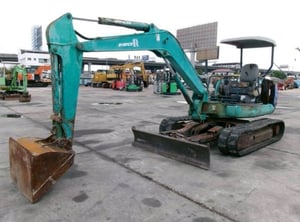KOMATSU PC45R-8 เก่านอกนำเข้า มีผานดันแท็กยางหนาๆ KOMATSU PC45R-8 เก่านอกนำเข้า มีผานดันแท็กยางหนาๆ