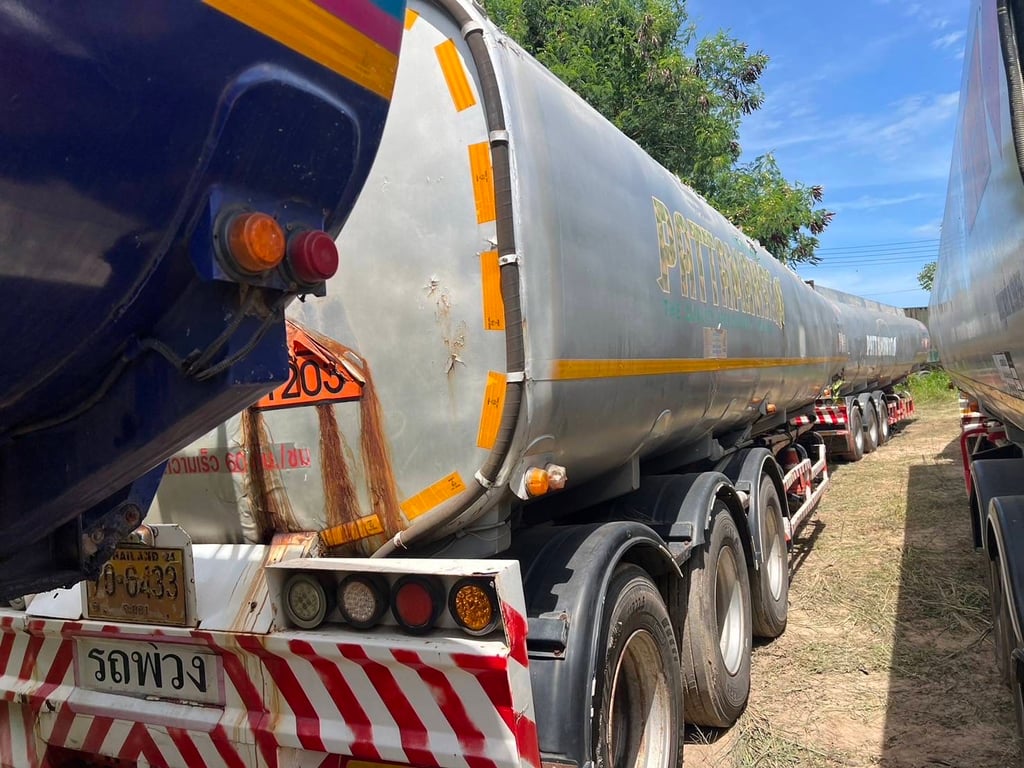 ขายหาง 3 เพลา ถังน้ำมันโหลดล่าง  บรรจุ 45,000 ลิตร