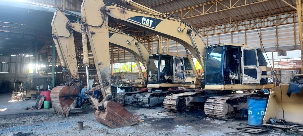 CATERPILLAR 320B ช่างล่างดี เครื่อง-ปั้มดี CATERPILLAR 320B ช่างล่างดี เครื่อง-ปั้มดี
