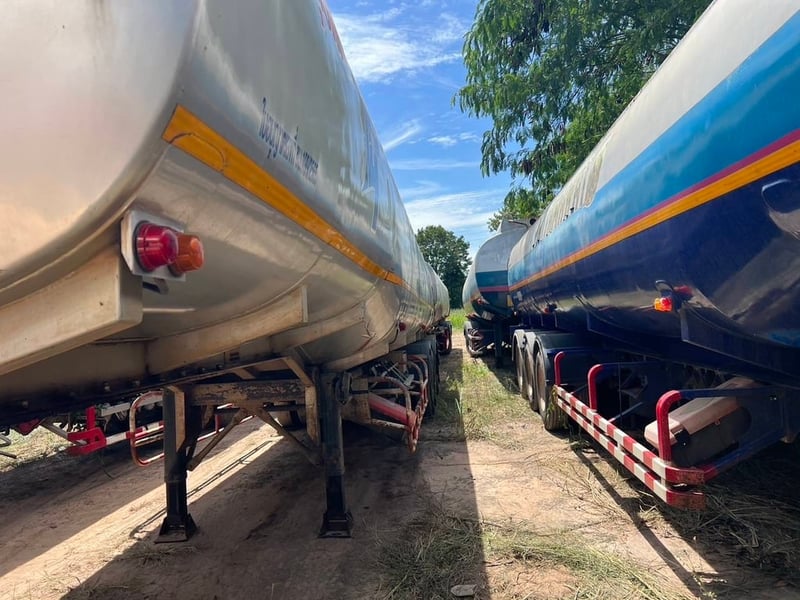 ขายหางแท็งก์ 3 เพลา ปี 2552 ถังน้ำมัน โหลดล่าง