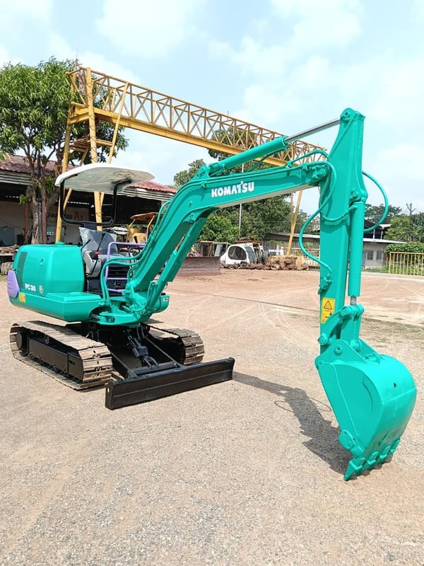 KOMATSU PC30-7 มีไลน์แย็ก 
