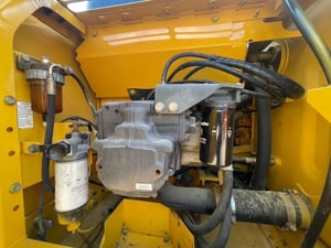 รถแบคโฮ PC200-8MO เดิมๆ มือเดียวป้ายแดง รถแบคโฮ PC200-8MO เดิมๆ มือเดียวป้ายแดง