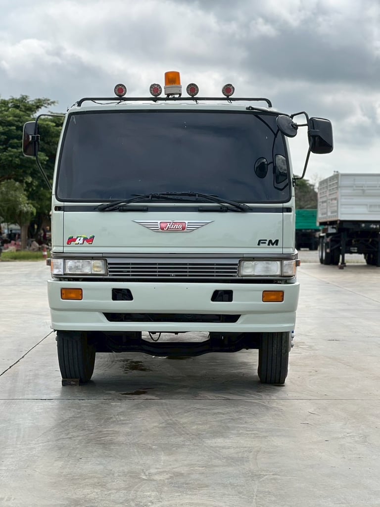 HINO FM1M 220 สองเพลา บรรทุกน้ำ แท็งค์ใหม่ ปี 2536 HINO FM1M 220 สองเพลา บรรทุกน้ำ แท็งค์ใหม่ ปี 2536