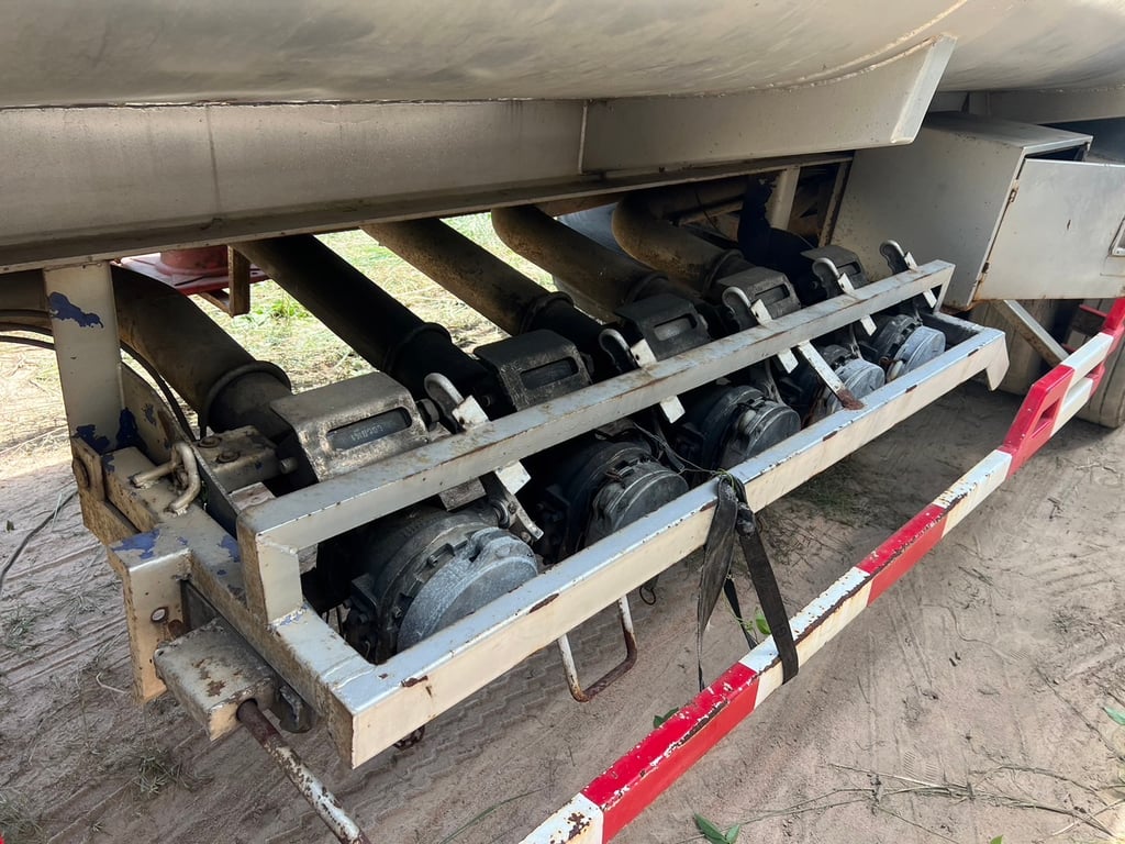 ขายหาง 3 เพลา ถังน้ำมันโหลดล่าง  บรรจุ 45,000 ลิตร