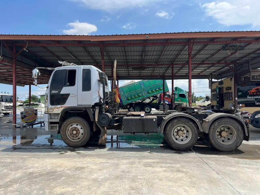 หัวลาก 2K 260 แรง ตามสภาพ หรือเก็บงานคุยกันได้ ปี 2540 หัวลาก 2K 260 แรง ตามสภาพ หรือเก็บงานคุยกันได้ ปี 2540