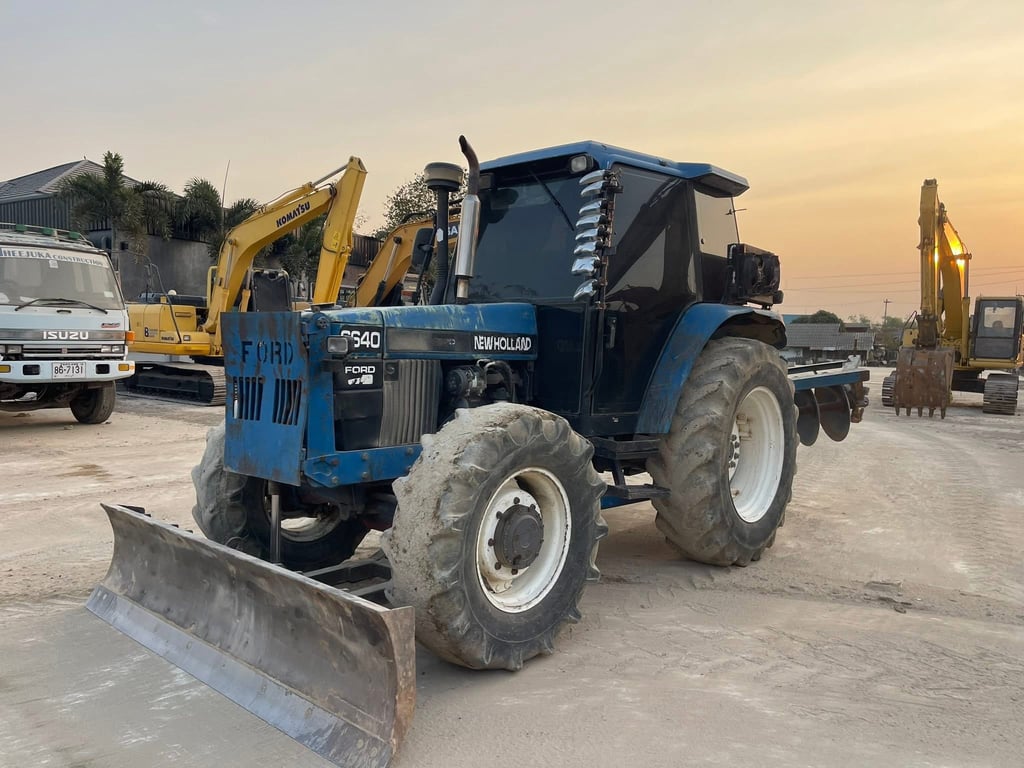 รถไถ FORD 6640 นิวฮอร์แลนด์ 2 เพลา เล่มทะเบียน 
