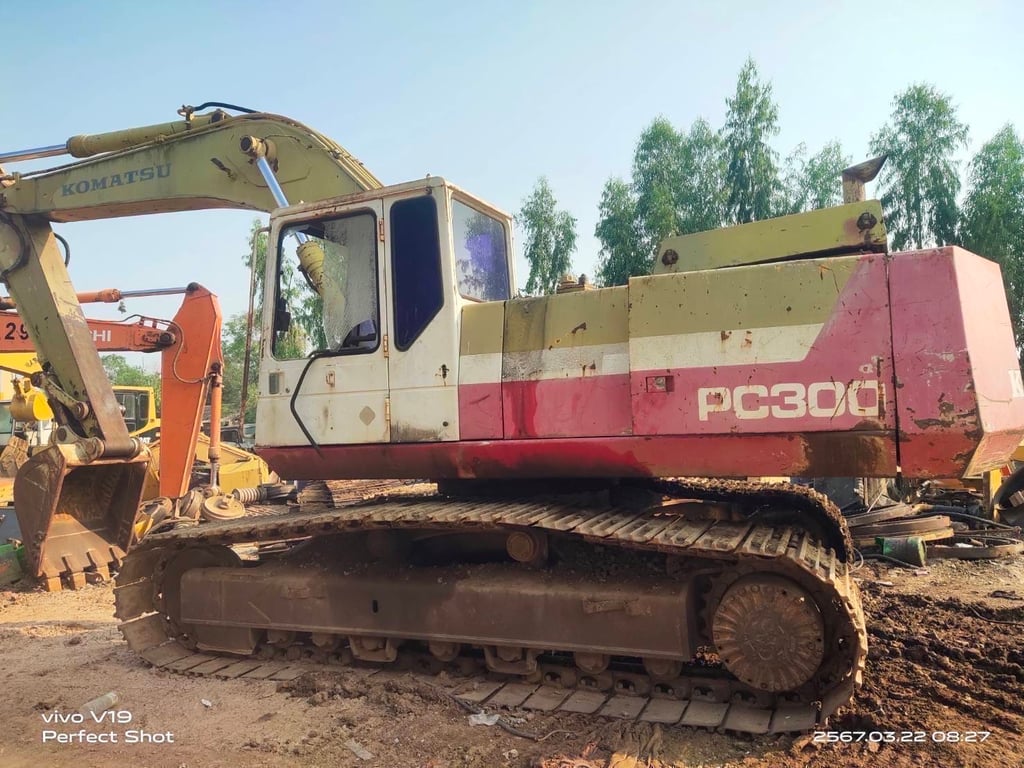 แบคโฮ PC300-5 ช่วงล่างเต็ม เครื่องดี ปั้มดี คอนโทรสั้น แบคโฮ PC300-5 ช่วงล่างเต็ม เครื่องดี ปั้มดี คอนโทรสั้น