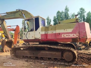 แบคโฮ PC300-5  ช่วงล่างเต็ม เครื่องดี ปั้มดี คอนโทรสั้น 