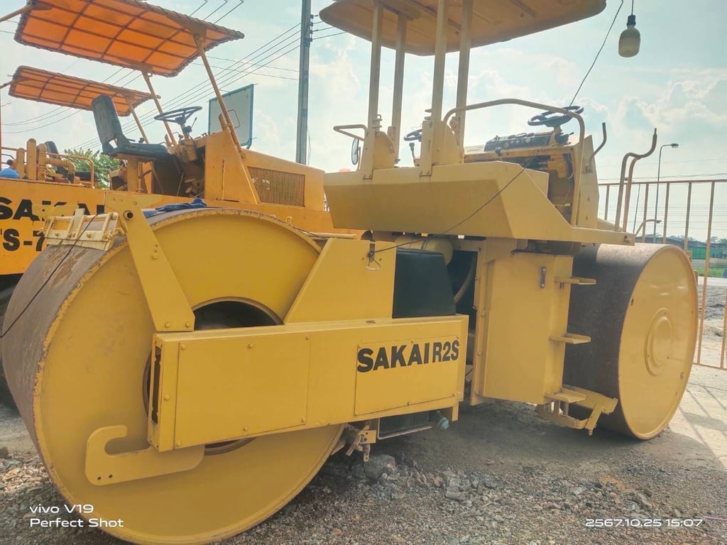 SAKAI รุ่นR 2S รถบท สามล้อเหล็ก 