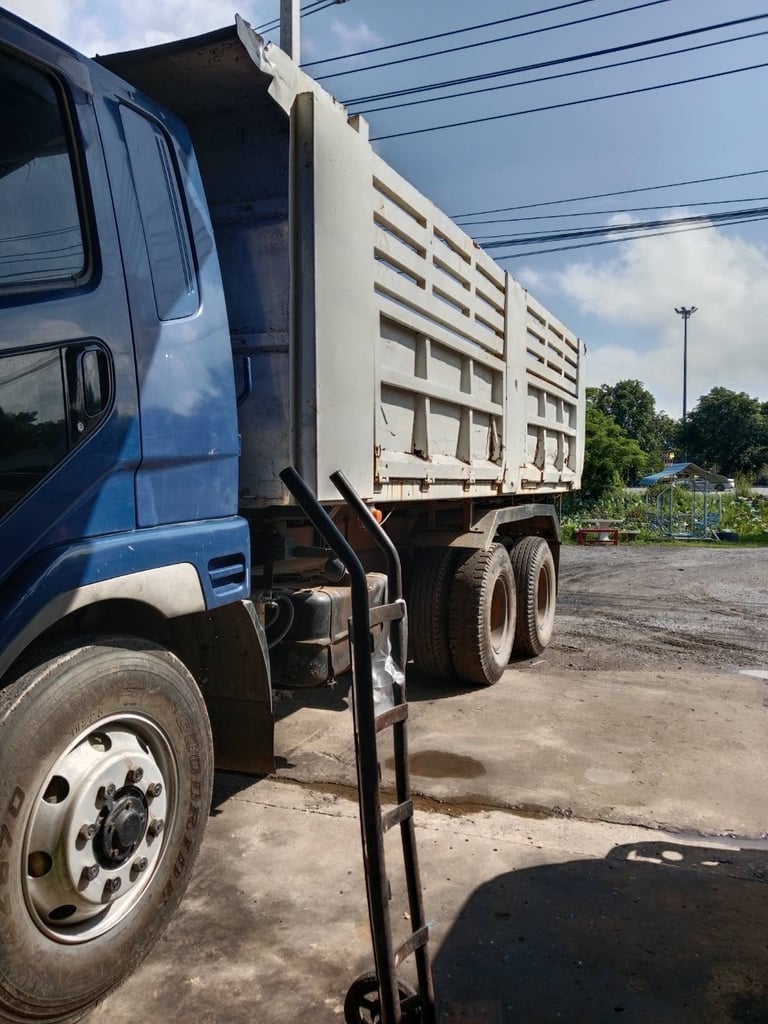 10ล้อดั้มพ์ มิซู 190 แรง ปี 2545อิฐ 10ล้อดั้มพ์ มิซู 190 แรง ปี 2545อิฐ