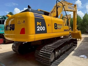 Komatsu PC200-8MO จอเหลือง กล้องหลัง
