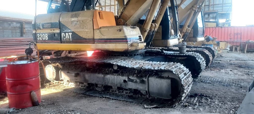 CATERPILLAR 320B ช่างล่างดี เครื่อง-ปั้มดี
