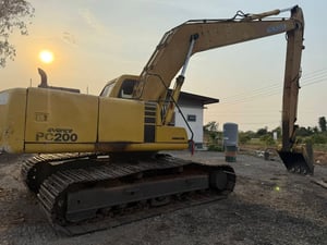 PC200-6 บูมยาว 14 เมตร มีบูมสั้นให้ด้วย 