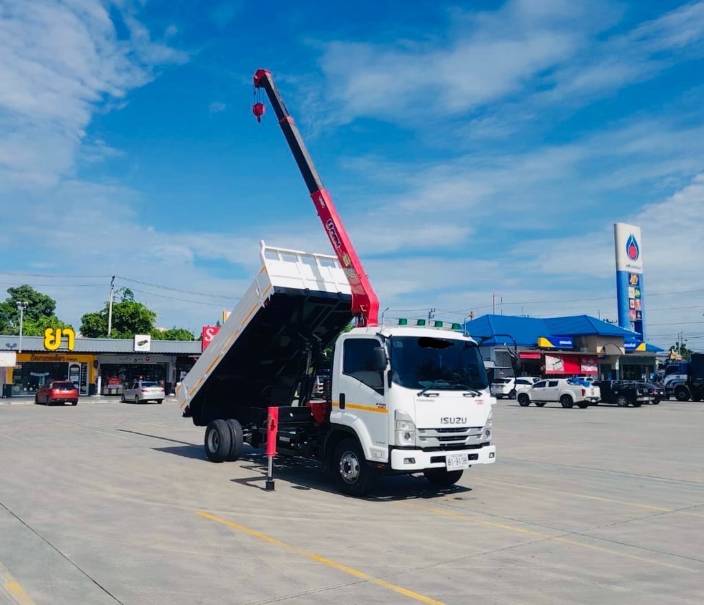 ไมล์ 30,573 กิโล❗️6ล้อดั้มติดเครน NEW ISUZU FRR 190 แรง  เครน UNIC 3 ตัน