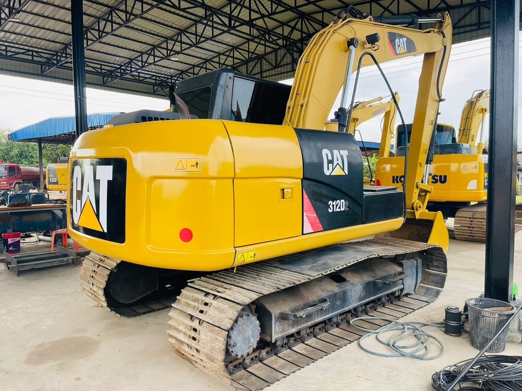 CAT312D2 เก่าญี่ปุ่น เล่มทะเบียน มือเดียวป้ายแดง  สีเดิมๆ