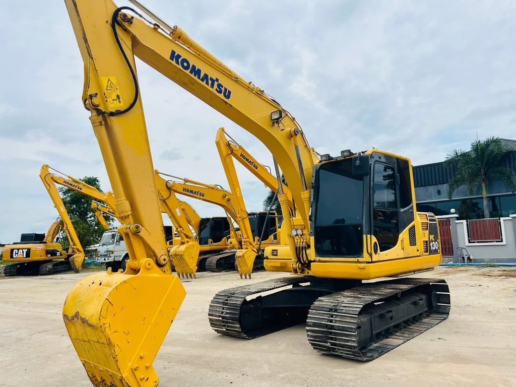 PC130-8 จอเหลือง กล้องหลัง ไฟฟ้าครบ ระบบดี ชุดจดทะเบียน PC130-8 จอเหลือง กล้องหลัง ไฟฟ้าครบ ระบบดี ชุดจดทะเบียน