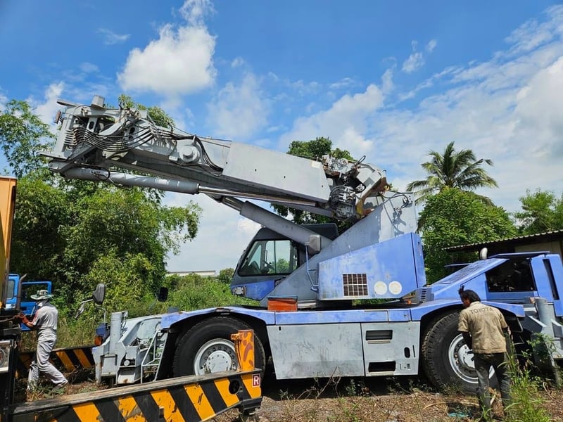 4ล้อเครน WING 250 ขนาด 25 ตัน ยืดได้ 3 ท่อน ไมล์ ชม 1586 4ล้อเครน WING 250 ขนาด 25 ตัน ยืดได้ 3 ท่อน ไมล์ ชม 1586