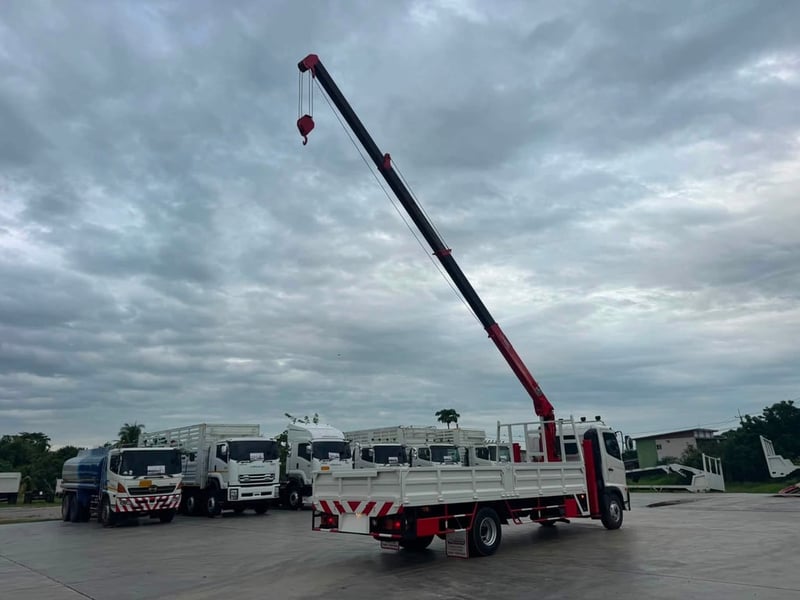 HINO 175 แรง ติดเครน 3.30 ตัน 4 ปลอก HINO 175 แรง ติดเครน 3.30 ตัน 4 ปลอก