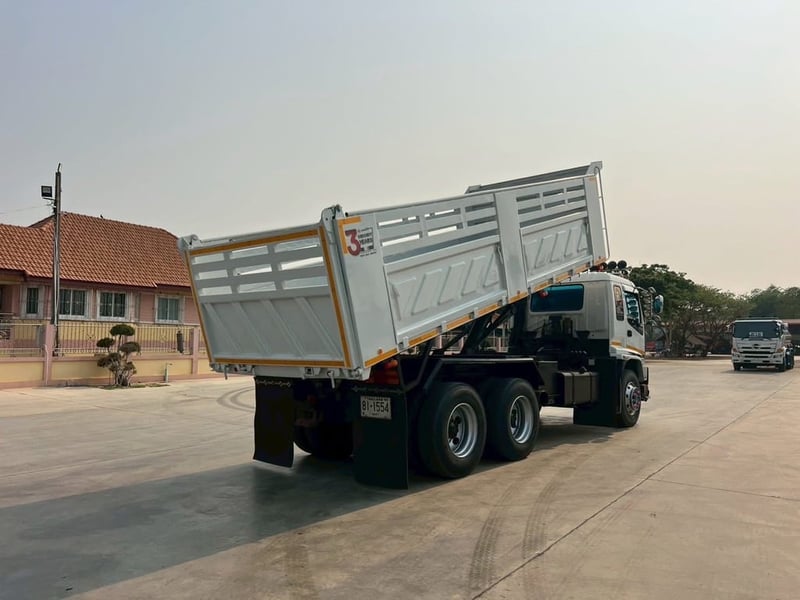 ISUZU FXZ 270 ยูโร 10ล้อดั้มพ์ กะบะสามมิตร