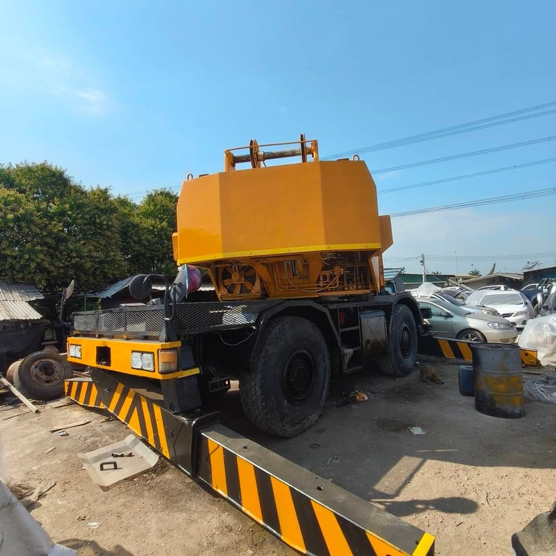 เครน25ตัน เล่มทะเบียน พร้อมใช้ 