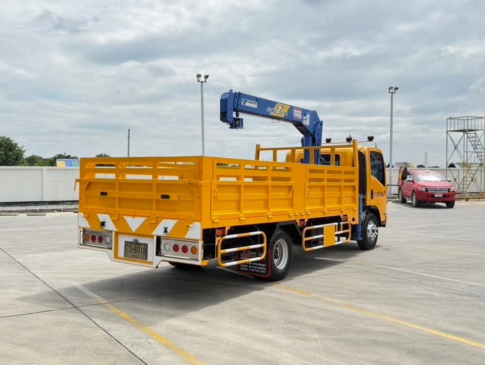 ISUZU  NQR 175 ติดเครน TADANO ขนาด  3 ตัน 3 ปลอก ยาว 4.90.เมตร ไมล์ 457,535 กิโล ปี 2557 