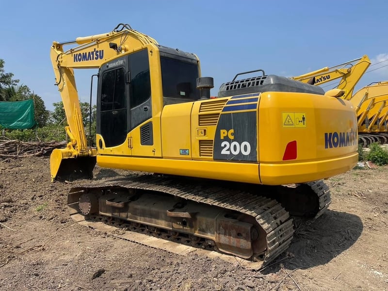 PC200-8MO จอเหลือง กล้องหลัง เครื่องปั้มแห้ง