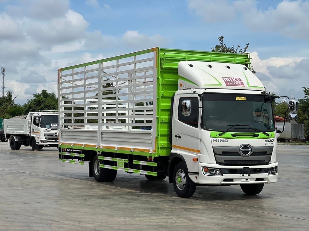FC9J 210 แรง ปี 2566 ยาว 7.20 เมตร FC9J 210 แรง ปี 2566 ยาว 7.20 เมตร