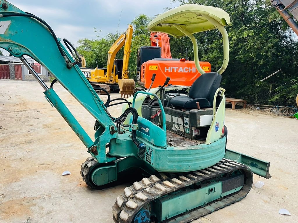 PC200-6 ไฟฟ้าครบ คันเร่งออโต้ อิฐ