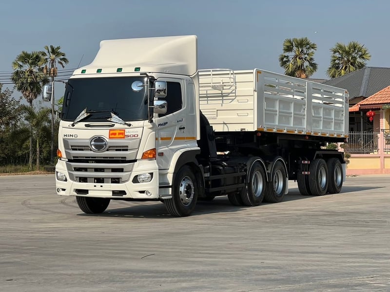 HINO FM2P 380 หัวลากพร้อมหางเซมิดั้มพ์ สองเพลา HINO FM2P 380 หัวลากพร้อมหางเซมิดั้มพ์ สองเพลา
