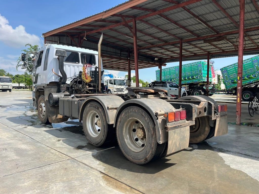 หัวลาก 2K 260 แรง ตามสภาพ หรือเก็บงานคุยกันได้ ปี 2540 หัวลาก 2K 260 แรง ตามสภาพ หรือเก็บงานคุยกันได้ ปี 2540