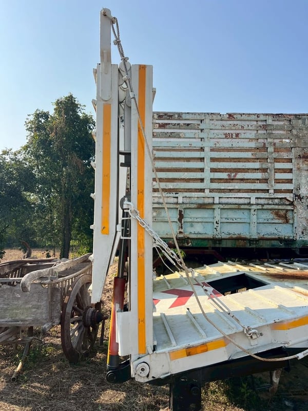 ขายหางปลา บรรทุกแบคโฮ ใส่ 12 ล้อ FYH 360