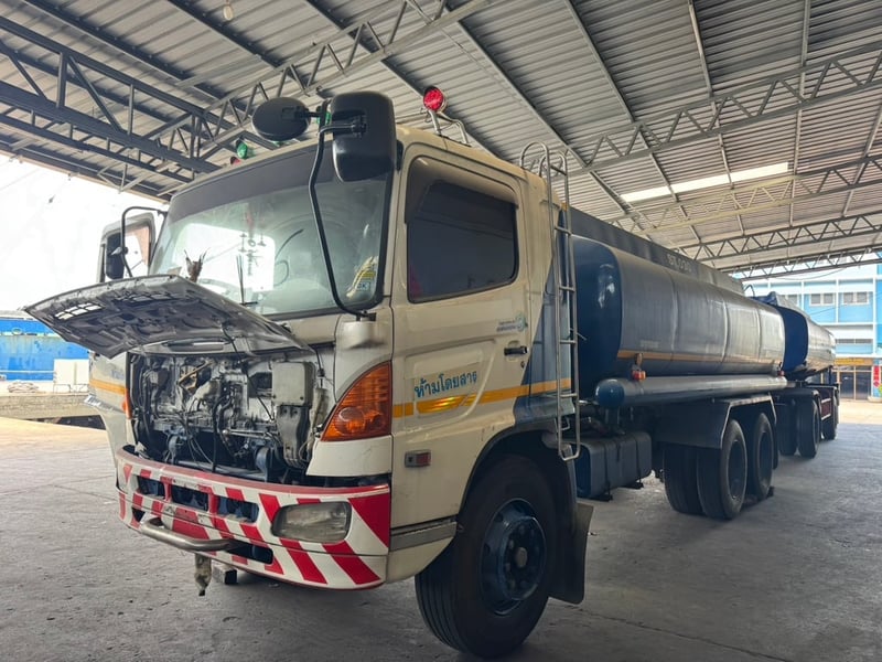 HINO FM1J 245 แรง พ่วงแม่ลูก แท็งก์สวย HINO FM1J 245 แรง พ่วงแม่ลูก แท็งก์สวย