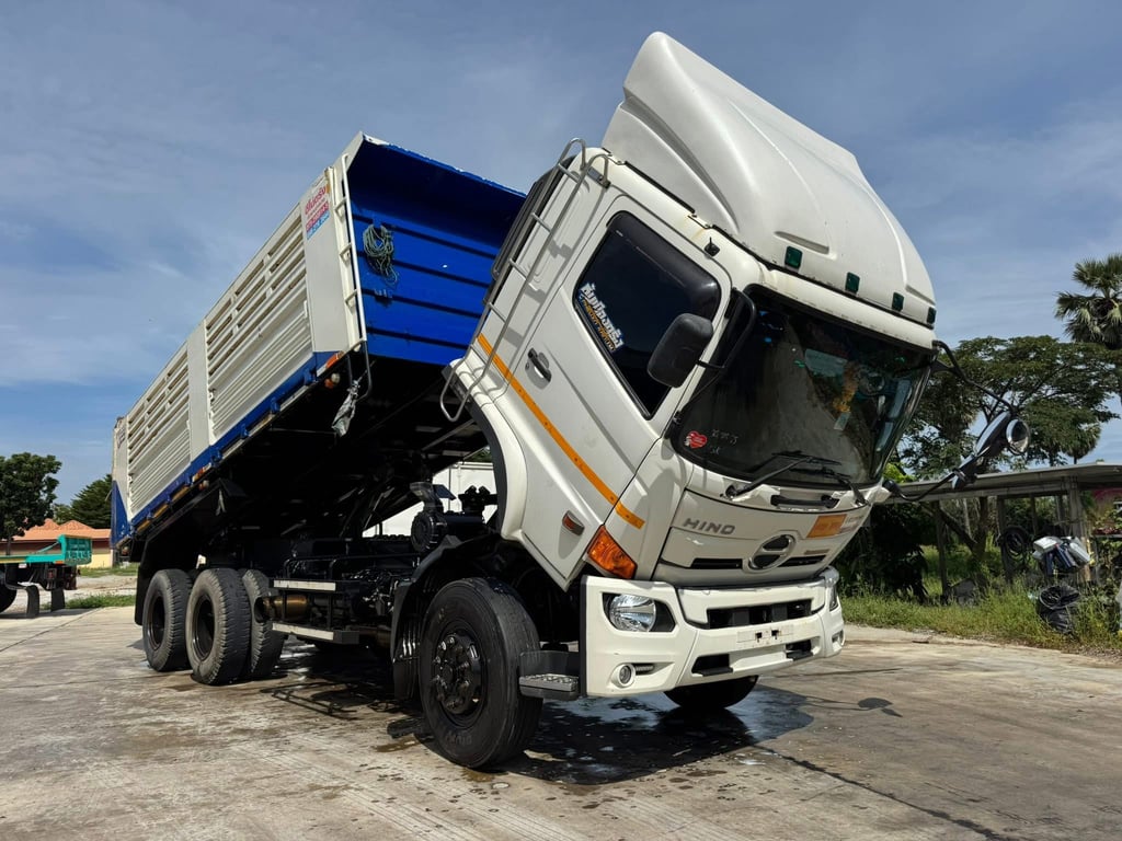 10ล้อดั้มพ์ FM8J 260 สามมิตร มีระบบลากลูก  ไมล์ 85,449 กิโล ปี 2566 รถ?